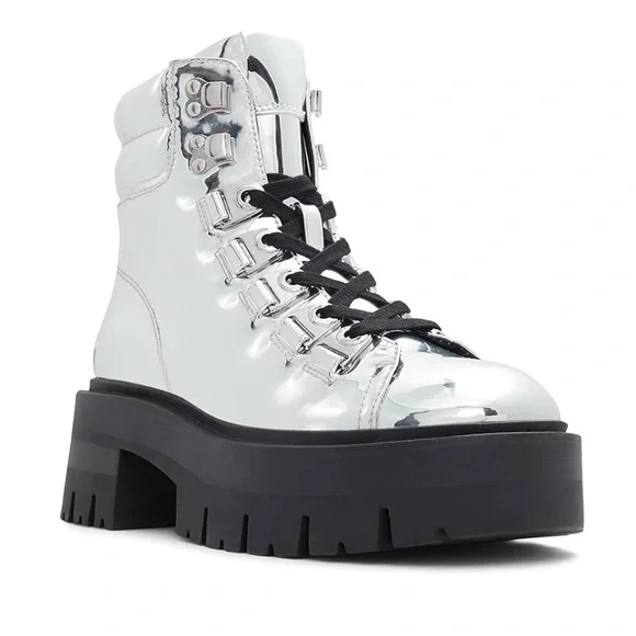 Metallic boots - Picture 2 of 11